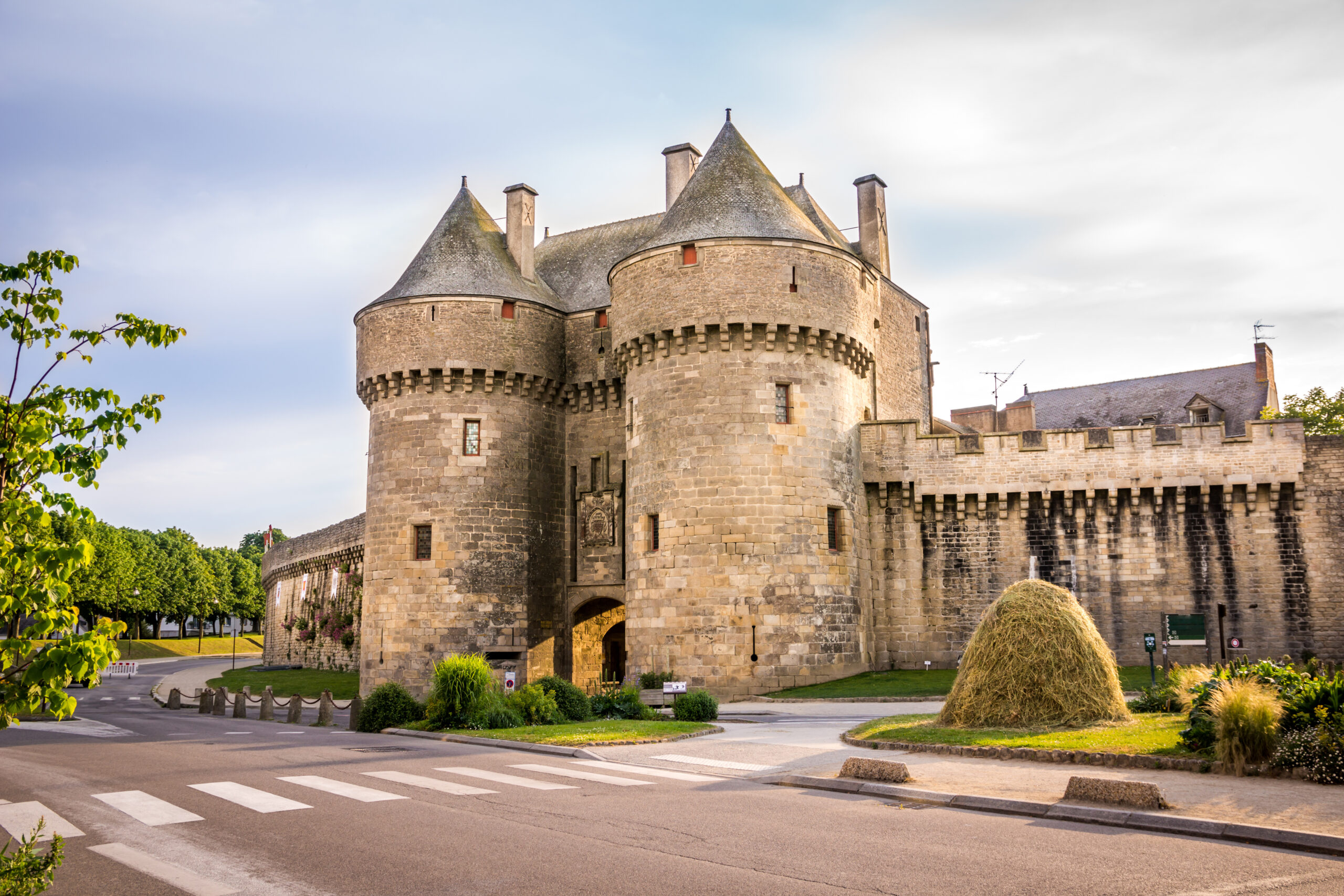 Château médiéval de Guérande et ses jardins extérieurs